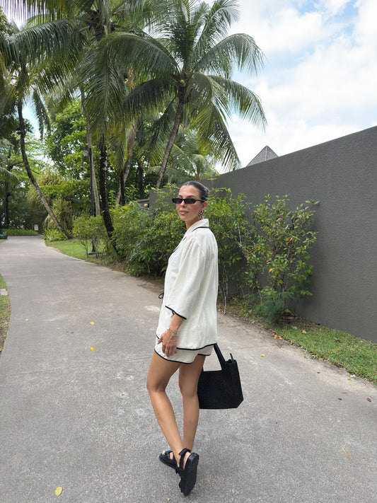 Set Amelia short